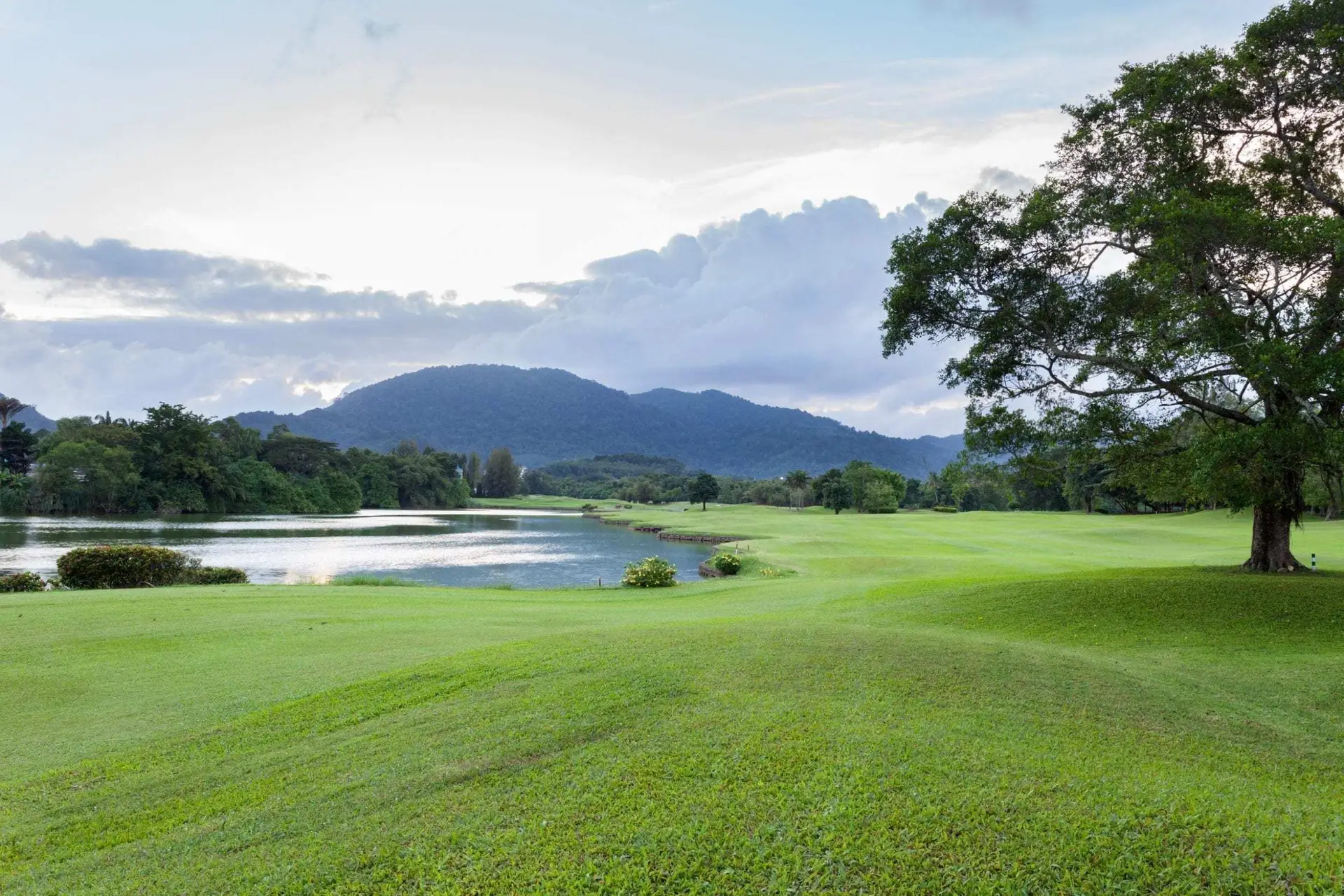 Phuket Golf Twinpalms Hotels Resorts scaled 1