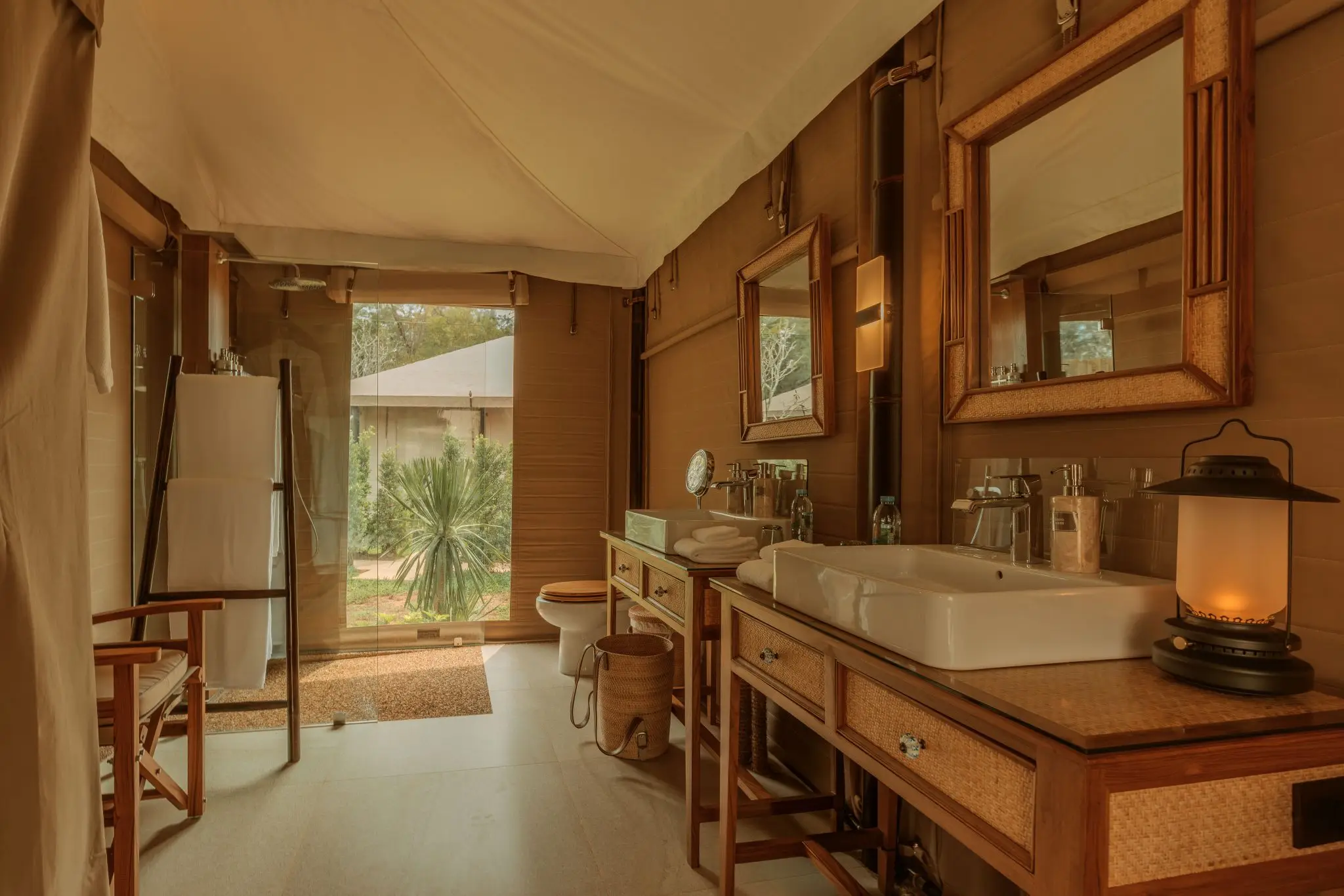 Lagoon Pool Tent 4 1 Bedroom LagoonTent 5 2048x1366 1 1