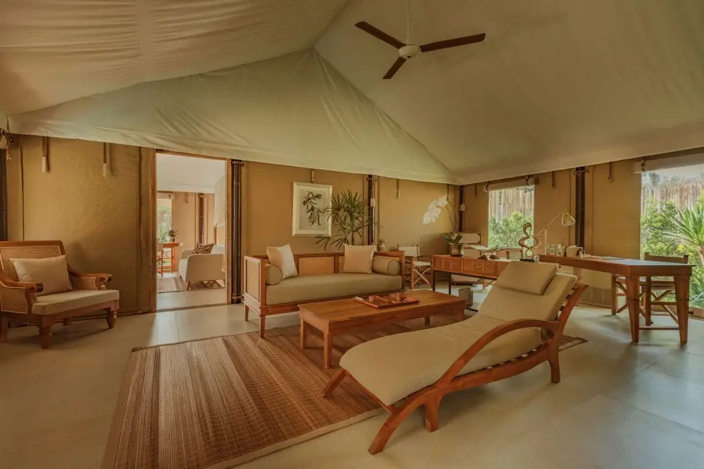 Lagoon Pool Tented Suite 4 2S5A9621 Enhanced NR 1024x683 1