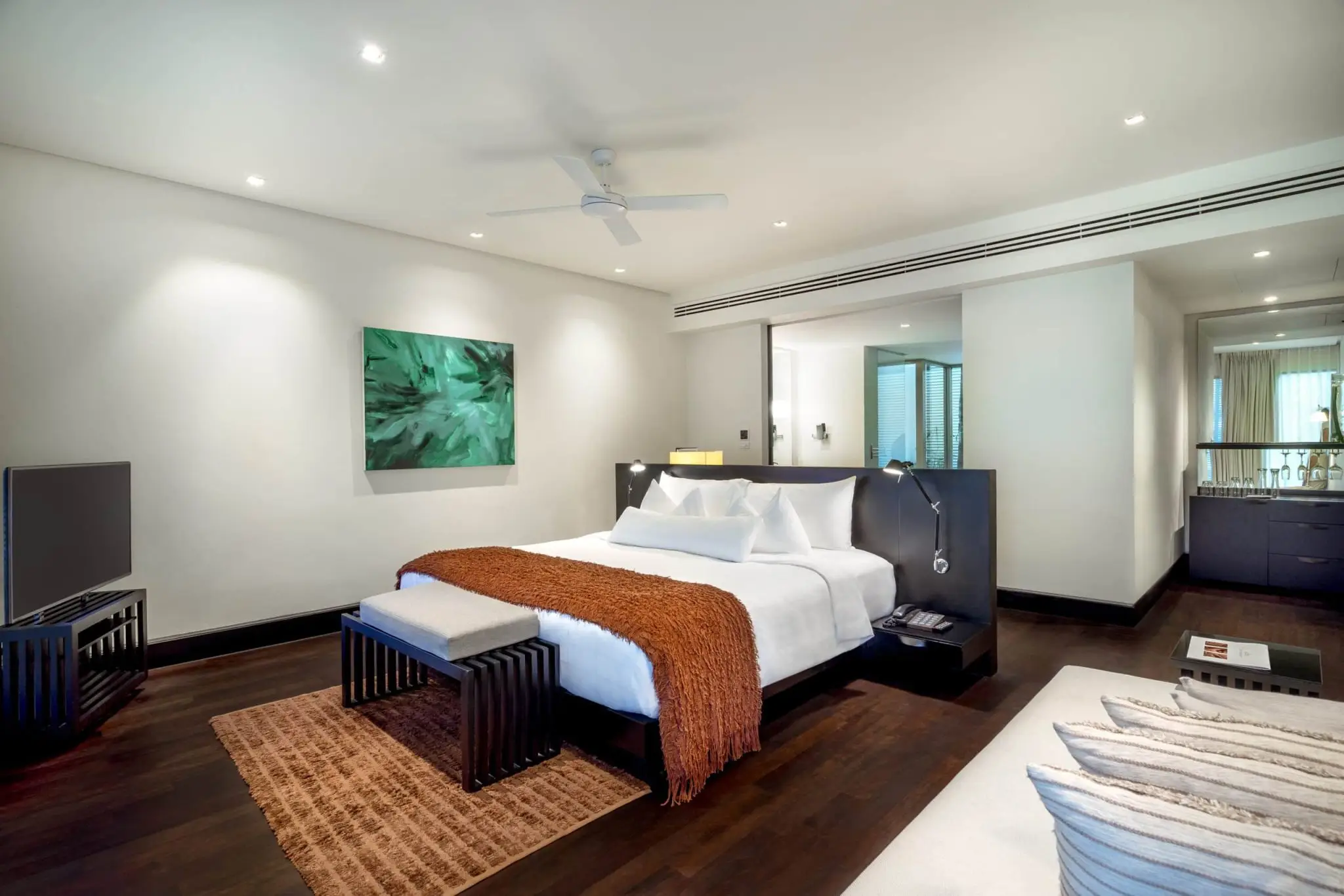 2 Bedroom Palm Suite 1 Lagoon Premium 3 scaled 1 2048x1366 2