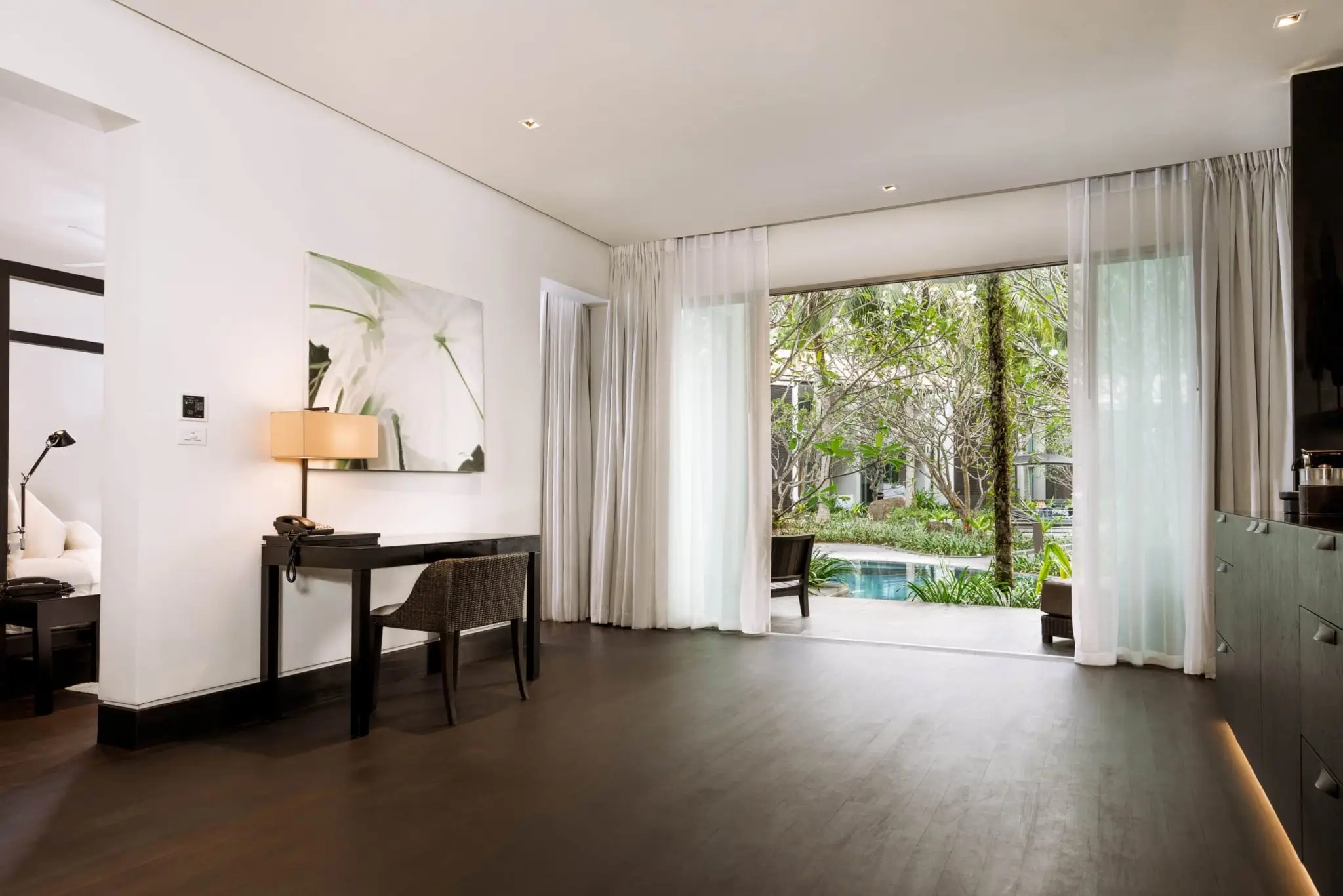 3 Bedroom Lagoon Suite 2 Lagoon Suite 4 scaled 1 2048x1366 2
