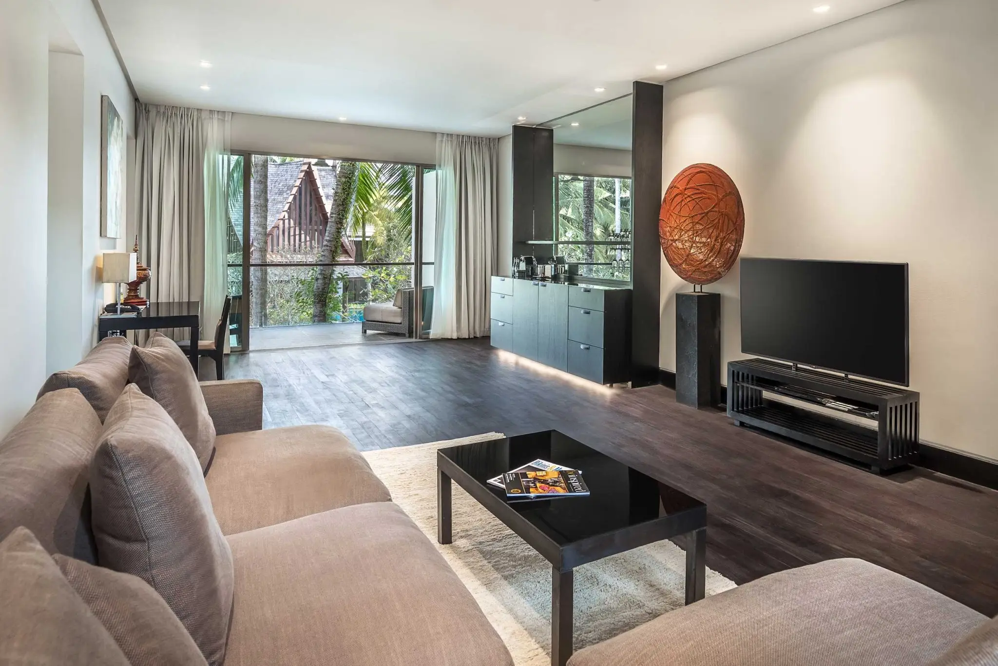 3 Bedroom Palm Suite 4 Palm Suite main 2048x1366 3