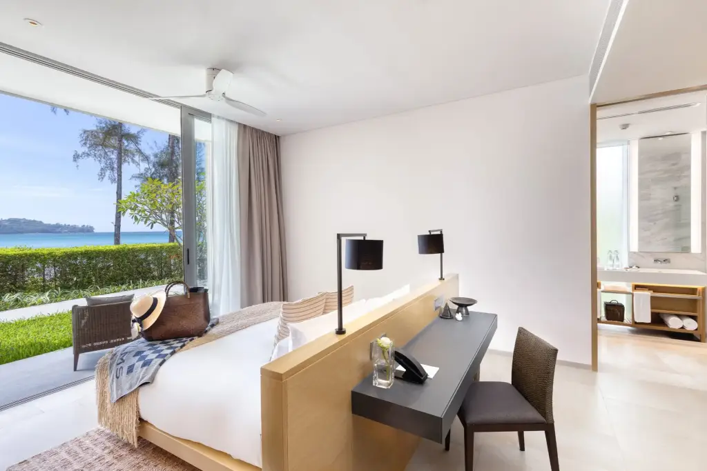 2 Bedroom Grand Azure Seafront Pool Suite 3 image 68 1024x683 1