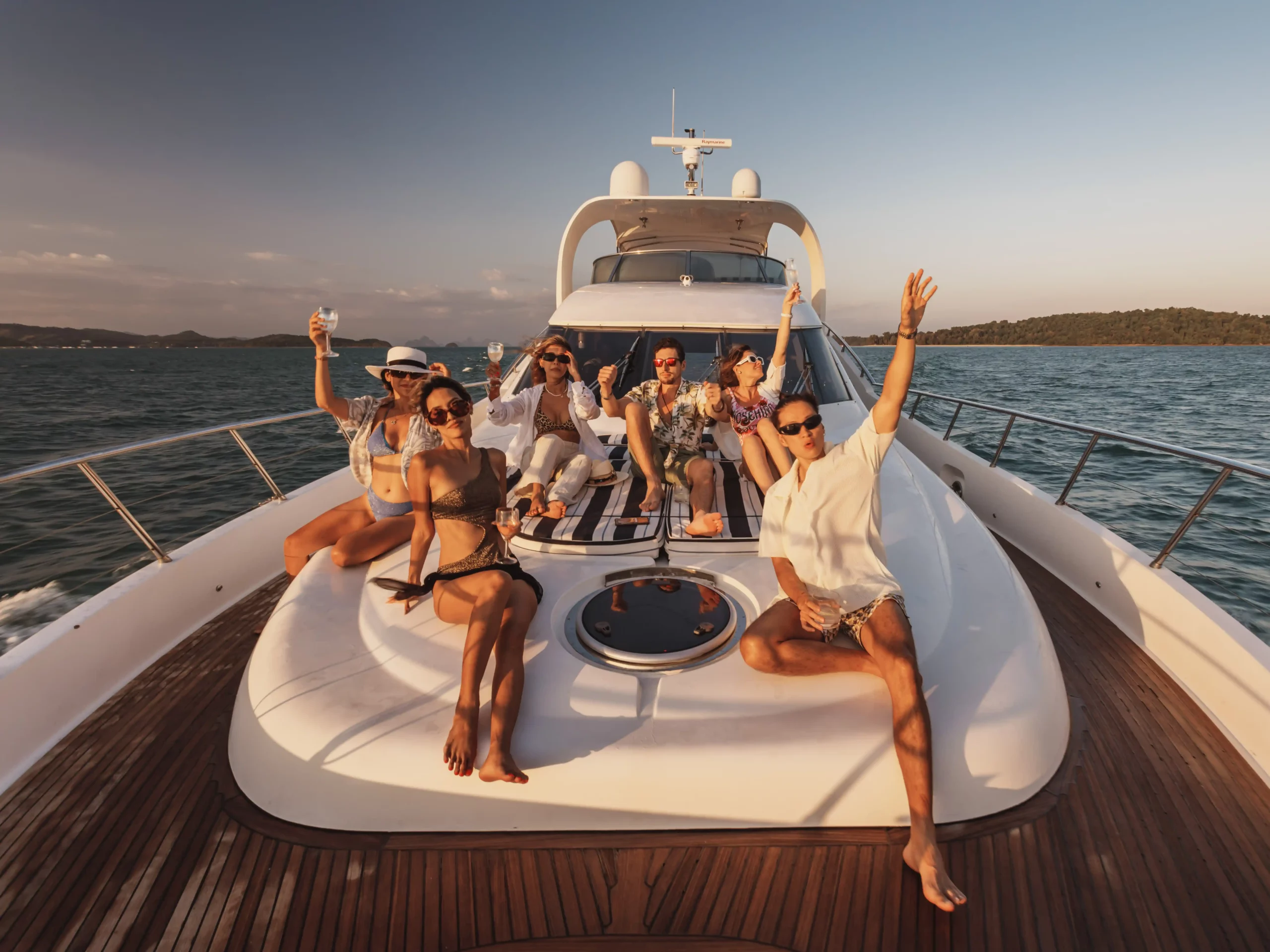 Join Day Cruise scaled